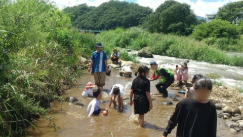 放流の様子